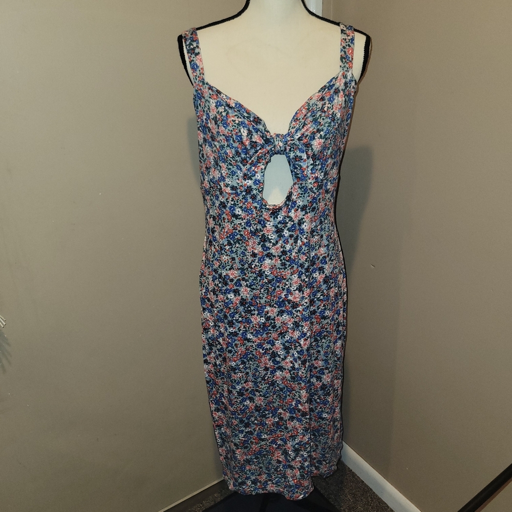 🛑🔥5/$20 BCBG Paris XXL Floral Sleeveless Dress - Multicolor